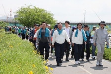 무안군, 산책로 걷기대회…남악수변공원 1200여명 참여 - 아시아경제