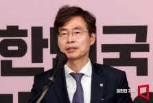 ‘차출설’ 부산 5선 조경태 의원, “지역구 지키겠다” 출사표 - 아시아경제