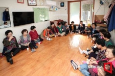 점심밥 주는 경로당, 30명 한끼 예산이 7만원이라고? - 아시아경제