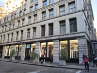 NYC Riots: Rival Groups Target Luxury Stores In A Very Well-Organized Looting Scheme NY Luxury Stores Looting A Very Well... 