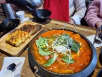 궁궐가는길 - 안국역 김치찌개, 부대찌개 맛집 - 다이닝코드