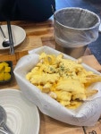 청년다방 신촌점 - 신촌 떡볶이, 버터갈릭감자튀김 맛집 - 다이닝코드