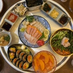 바다포차돌섬 신사점 - 가로수길 횟집, 김밥 맛집 - 다이닝코드