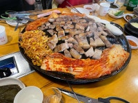싹쓰리 솥뚜껑 김치삼겹살 | 음식점 | 여행정보 | 경기관광플랫폼