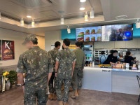 칙바이칙 철원동송점 - 철원 수제버거, 치킨버거 맛집 - 다이닝코드