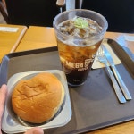 메가커피 고양산들점 - 일산 카페, 도넛 맛집 - 다이닝코드