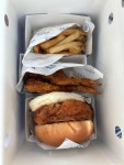 움 버거 앤 윙스 양천향교역점 - 양천향교역 버거, 치킨버거 맛집 - 다이닝코드