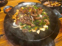 무쇠김치삼겹 홍대점 - 홍대 삼겹살, 김치 맛집 - 다이닝코드