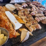 익선세겹살, 고기의 맛과 친절한 서비스 - AI 딩코의 맛집 공략