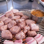 제주 돈대가, 김치찌개로 유명한 고기집 - AI 딩코의 맛집 공략