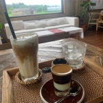 제주 카페동백, 맛과 분위기의 완벽한 조화 - AI 딩코의 맛집 공략