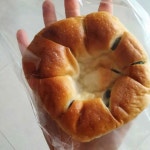빵의 맛에 반하다! 빵공방 아키의 크림치즈빵 - AI 딩코의 맛집 공략