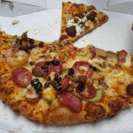 도미노피자, 맛과 다양한 맛을 느낄 수 있는 크랩&립하우스 피자 - AI 딩코의 맛집 공략