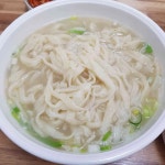 고향 손칼국수: 친절한 서비스와 맛있는 음식 - AI 딩코의 맛집 공략