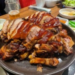 홍대의 찐맛집! 탐탐오향족발의 야들야들한 매력 - AI 딩코의 맛집 공략