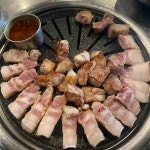 제주 서귀포의 흑돼지 명소 문치비, 두툼한 고기와 친절한 서비스로 인기 - AI 딩코의 맛집 공략