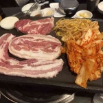 돈벼락 돌김치삼겹살 - AI 딩코의 맛집 공략