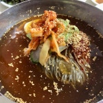 철원막국수, 60년 전통의 맛과 면발의 남다른 매력 - AI 딩코의 맛집 공략