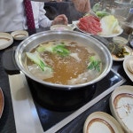 맛 좋고 가격 착한 황해도김치만두전골칼국수 - AI 딩코의 맛집 공략