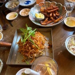 한옥 속 맛집 송암여관 - AI 딩코의 맛집 공략