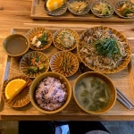 17길: 맛있는 음식과 풍부한 양 - AI 딩코의 맛집 공략