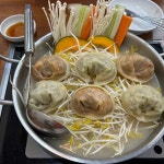 천안 사담손만두, 수제 만두와 메밀소바로 유명한 맛집 - AI 딩코의 맛집 공략