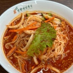 망향비빔국수: 깔끔한 내부와 매콤한 맛 - AI 딩코의 맛집 공략