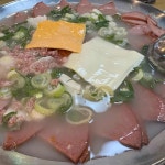 놀부부대찌개: 깔끔한 맛과 편리한 주차 - AI 딩코의 맛집 공략