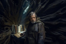 Star Wars The Last Jedi Behind-the-Scenes Video