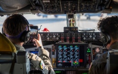 미군 KC-135 수송기에 있는 공룡들jpg - 군사 마이너 갤러리