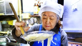 食堂のおばあちゃん　白龍本店（岩手県盛岡市） : 読売新聞 食堂のおばあちゃん　白龍本店（岩手県盛岡市） 