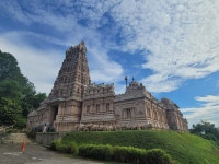 쿠알라룸푸르 프리미엄 시티투어 + 반딧불 & 블루티어스 투어