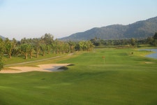 파타야 프레젠트밸리 골프 앤 컨트리 클럽 - 18홀 그린피 + 카트피 + 캐디피