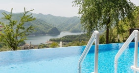 충주 페나테스풀빌라 [전동모션퀸침대/호수조망] A동