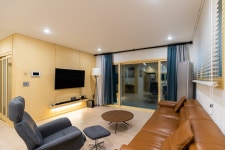 자유하는 프라이빗하우스