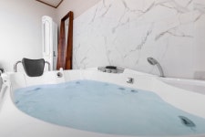 남해 벚꽃길지나서펜션