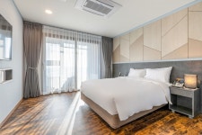 어반이스트호텔