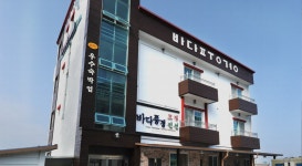 여수향일암바다가있는풍경