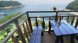 여수향일암바다가있는풍경