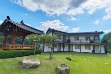 춘천 숲속의하얀집