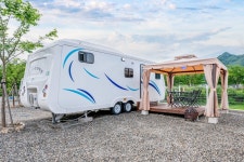 가평 제이와이 카라반 캠핑장