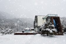 밸리러브펜션(사계절온수수영장)