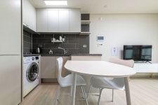 더 노벰버 스테이 인 랜드마크