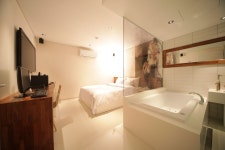 종로 호텔팝 리즈 프리미어