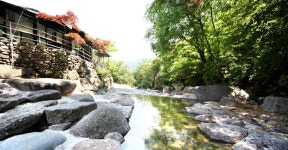 지리하동깊은골산장