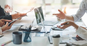 HR | Marketwatch Guides