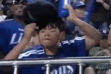 블라인드 | 스포츠: 야구장의 인생 2회차들.gif 스포츠: 야구장의 인생 2회차들.gif