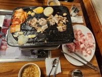 자연석 돌구이 - 도산공원 고깃집 | 뽈레 Polle [자연석 돌구이] 도산공원 고깃집 | 뽈레 Polle