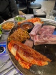 동두천 솥뚜껑 생 삼겹살 합정점 - 서교동 고깃집 | 뽈레 Polle [동두천 솥뚜껑 생 삼겹살 합정점] 서교동 고깃집 | 뽈레 Polle