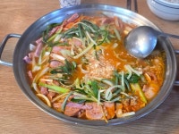 숯고개 부대찌개 송탄본점 - 신장동 부대찌개 | 뽈레 Polle [숯고개 부대찌개 송탄본점] 신장동 부대찌개 | 뽈레 Polle